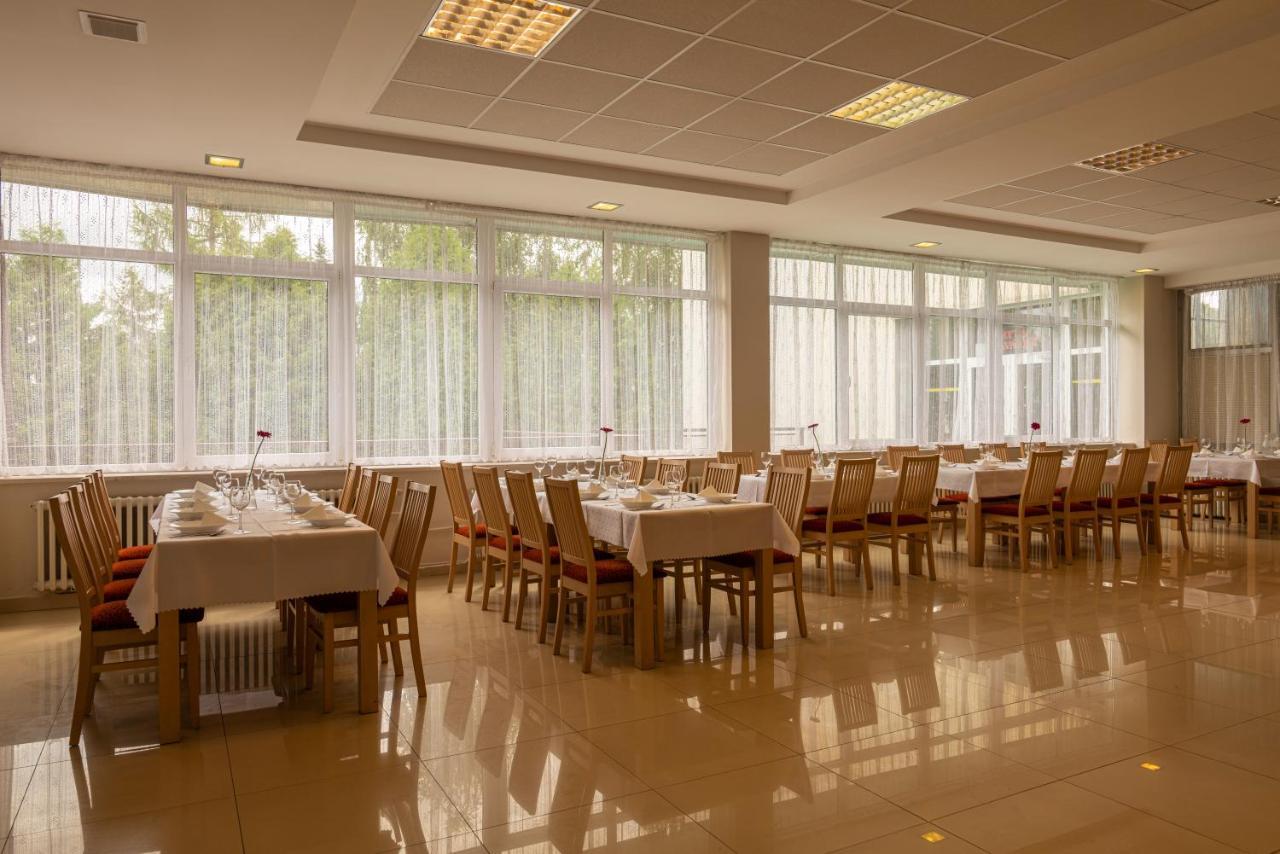 Hotel Preveza Спишска-Нова-Вес Экстерьер фото