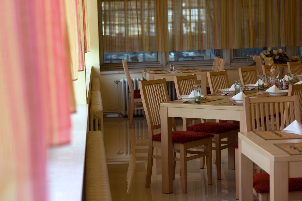 Hotel Preveza Спишска-Нова-Вес Экстерьер фото