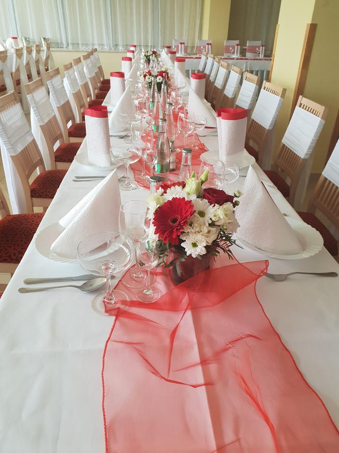Hotel Preveza Спишска-Нова-Вес Экстерьер фото